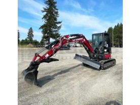 9,500 lbs Mini Excavator, Enclosed Cab, 6-Way Angle Dozer Blade, Hydraulic Thumb, Yanmar Model SV40-2