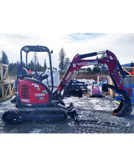 6,000 lbs. Mini Excavator, Hydraulic Thumb, Straight Dozer Blade, Yanmar Model ViO25-6A-2