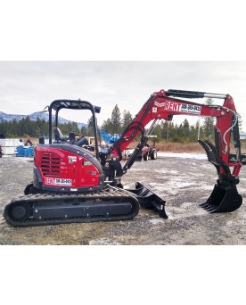 11,000 lbs Mini Excavator, Hydraulic Thumb, Straight Dozer Blade, Yanmar Model ViO50-6A-3